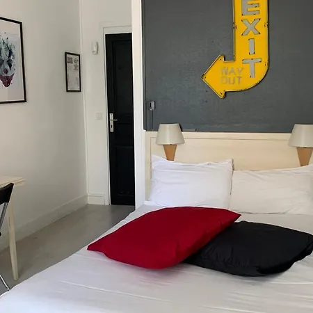 Vieille Tour Centre Hotel *
