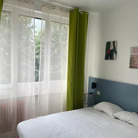 Vieille Tour Centre Hotel *