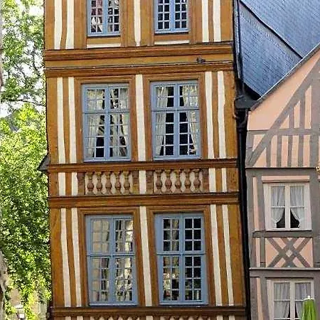 Vieille Tour Centre Hotel *