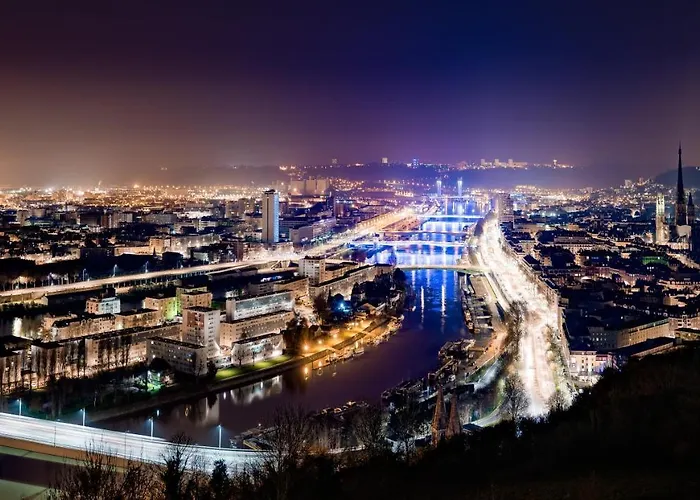 Vieille Tour Centre Hotel