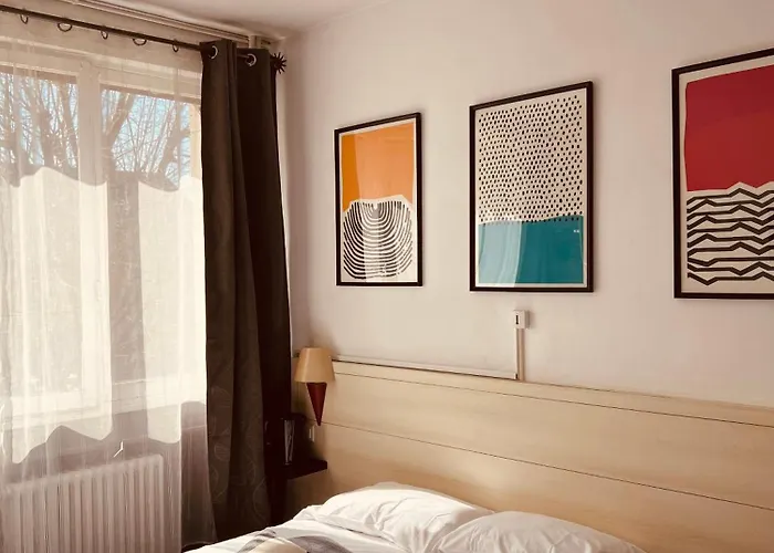 Vieille Tour Centre Hotel *